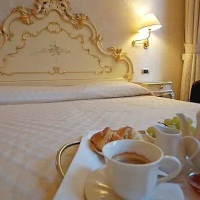 Hotel Torino Венеция